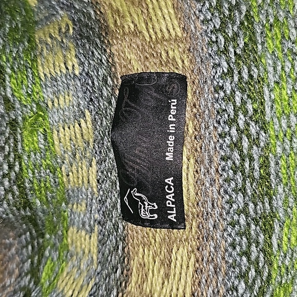 Alpa Top Alpaca Peruvian Hooded Cardigan - Picture 8 of 9